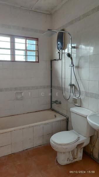 2-storey Terraced House for Sale in Kota Kemuning (Shah Alam) - ET Cheah - Master Bathroom - PropertyGuru.com.my