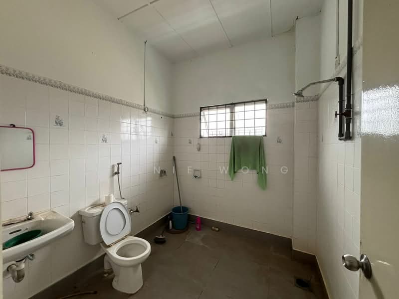Bungalow House untuk Dijual di Bukit Beruntung (Rawang) - Minnie Wong - Bathroom - PropertyGuru.com.my