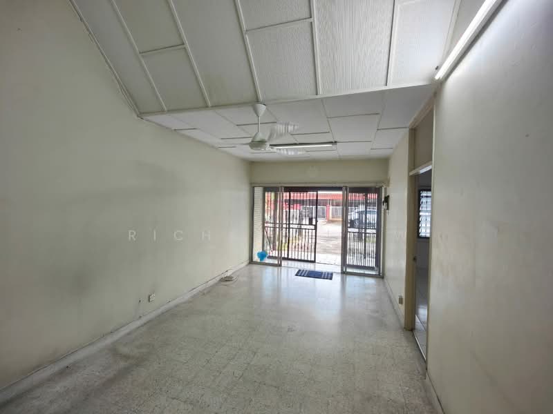 Rumah Teres 1 Tingkat untuk Dijual di SS4 (Petaling Jaya) - Richard Liew - Living Room - PropertyGuru.com.my