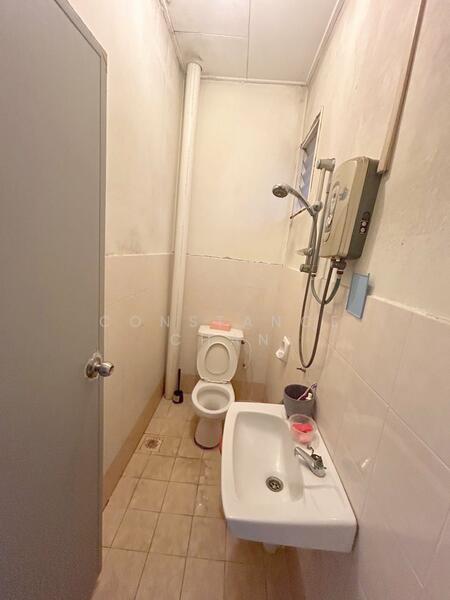 TAMAN BUKIT TIRAM (VIOLET 2) untuk Untuk Dijual - RM 420,000, Mac 2026 - Bathroom - PropertyGuru.com.my