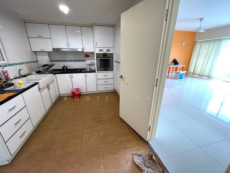 Kondominium untuk Dijual di The Plaza Condominium - Angie Chai - Kitchen - PropertyGuru.com.my