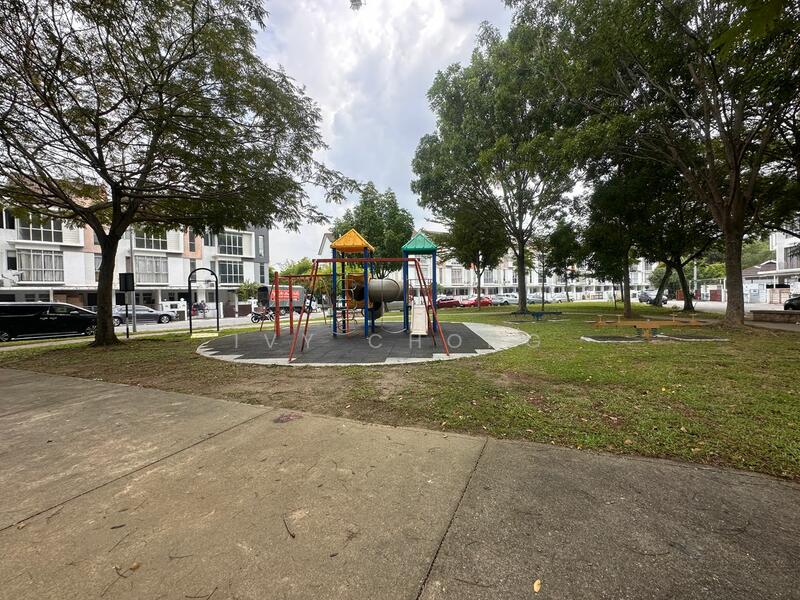 Townhouse for Sale in Puchong (Selangor) - Ivy Chong - Exterior - PropertyGuru.com.my