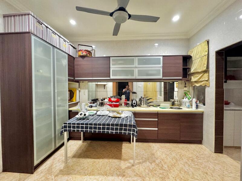2-storey Terraced House for Sale in Bukit Jelutong (Shah Alam) - Nahathir Shahabudin - Kitchen - PropertyGuru.com.my
