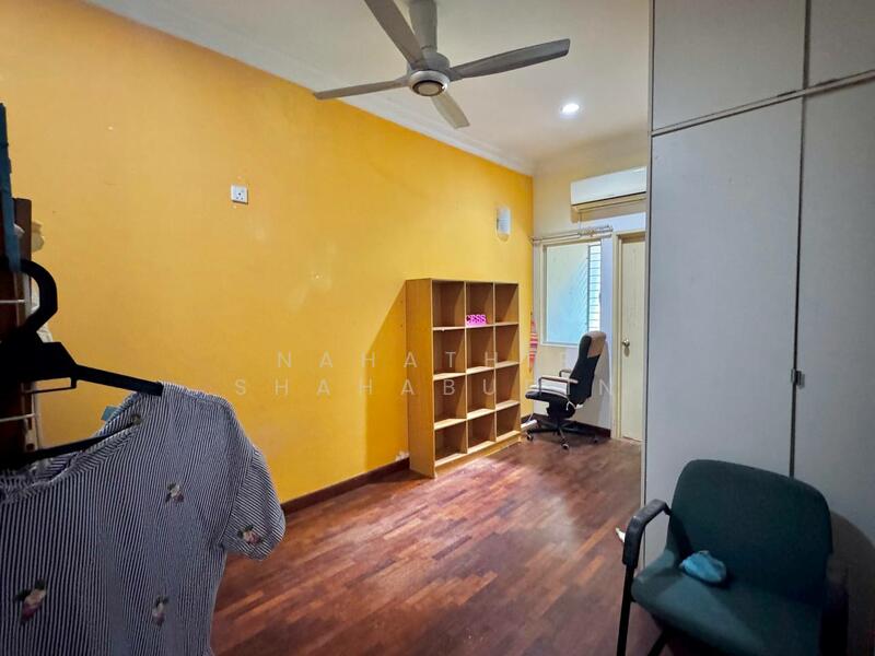 2-storey Terraced House for Sale in Bukit Jelutong (Shah Alam) - Nahathir Shahabudin - Study - PropertyGuru.com.my