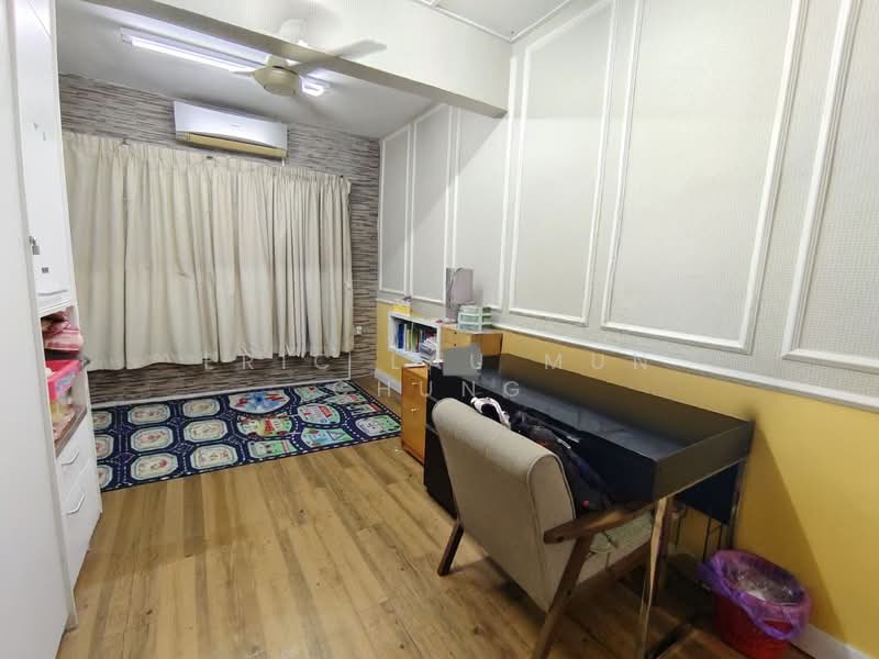 Rumah Teres 2 Tingkat untuk Dijual di TAMAN PUCHONG UTAMA (Puchong) - Eric Lau Mun Chung - Study - PropertyGuru.com.my