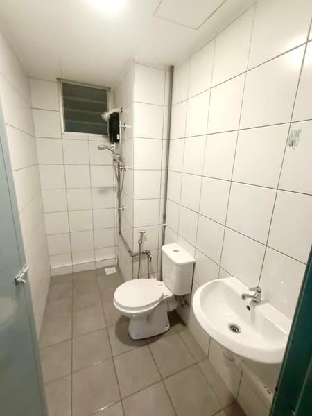 Servis Apartment untuk Disewa di The Stone - Gan Chun Kai - Bathroom - PropertyGuru.com.my