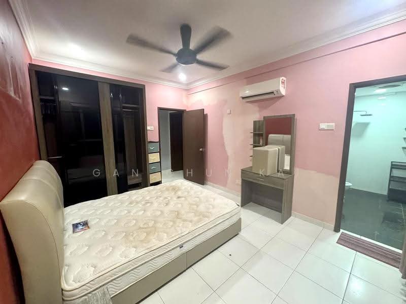 Kondominium untuk Disewa di The Golden Triangle Condominium - Gan Chun Kai - Bedroom - PropertyGuru.com.my