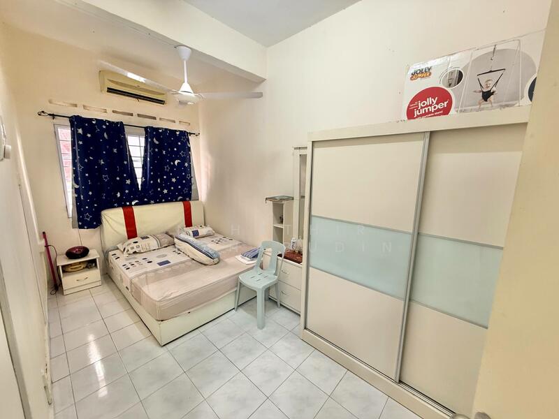 Rumah Teres 2 Tingkat untuk Dijual di Bukit Jelutong (Shah Alam) - Nahathir Shahabudin - Bedroom - PropertyGuru.com.my