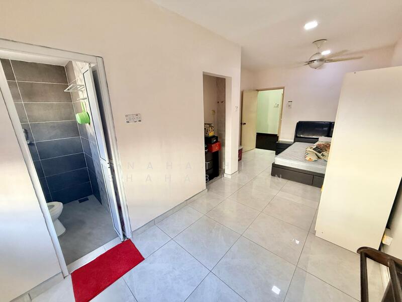 Rumah Teres 2 Tingkat untuk Dijual di Bukit Jelutong (Shah Alam) - Nahathir Shahabudin - Bathroom - PropertyGuru.com.my