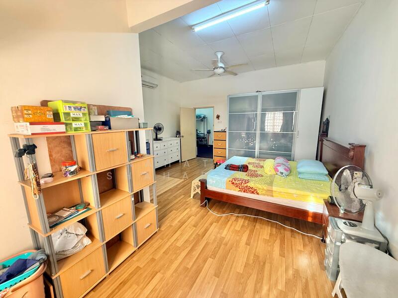 Rumah Teres 2 Tingkat untuk Dijual di Bukit Jelutong (Shah Alam) - Nahathir Shahabudin - Bedroom - PropertyGuru.com.my