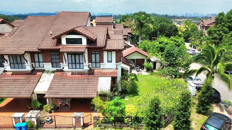 2-storey Terraced House for Sale in Bukit Jelutong (Shah Alam) - Nahathir Shahabudin - Exterior - PropertyGuru.com.my