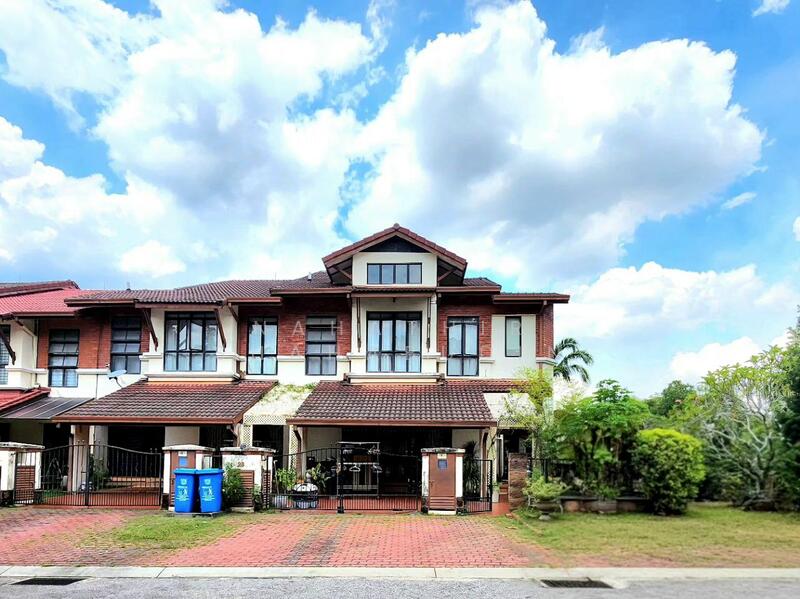 2-storey Terraced House for Sale in Bukit Jelutong (Shah Alam) - Nahathir Shahabudin - Exterior - PropertyGuru.com.my