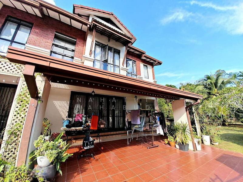 2-storey Terraced House for Sale in Bukit Jelutong (Shah Alam) - Nahathir Shahabudin - Exterior - PropertyGuru.com.my