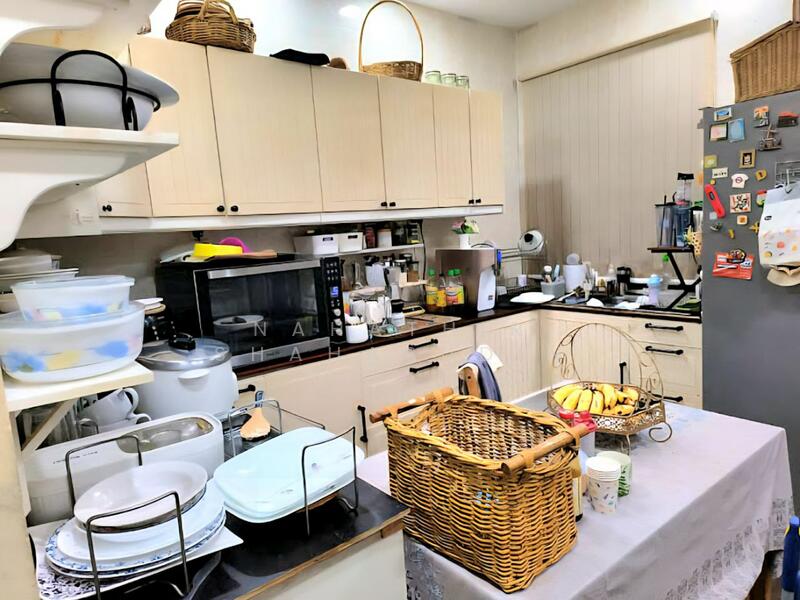 2-storey Terraced House for Sale in Bukit Jelutong (Shah Alam) - Nahathir Shahabudin - Kitchen - PropertyGuru.com.my