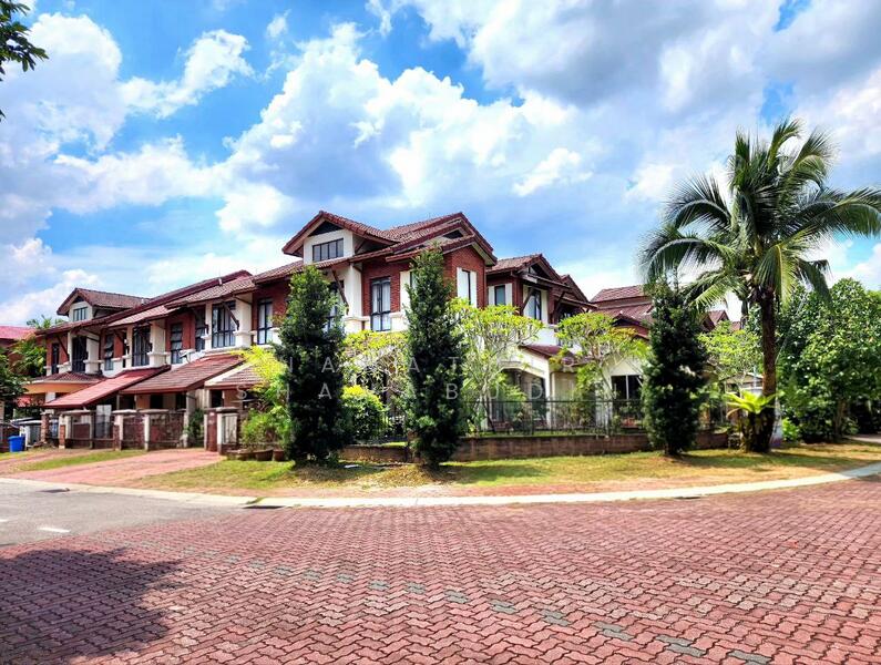 2-storey Terraced House for Sale in Bukit Jelutong (Shah Alam) - Nahathir Shahabudin - Exterior - PropertyGuru.com.my