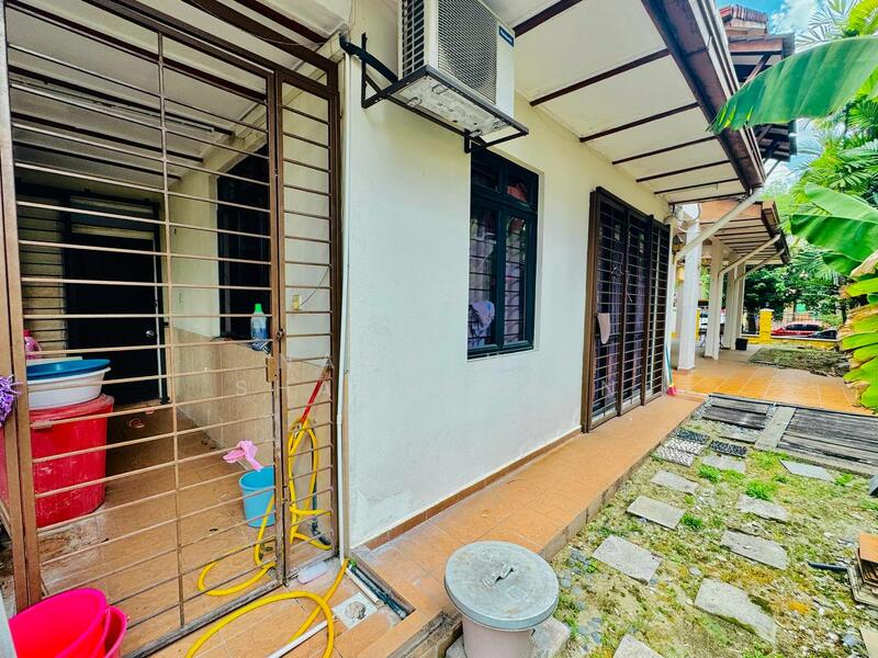 2-storey Terraced House for Sale in Bukit Jelutong (Shah Alam) - Nahathir Shahabudin - Exterior - PropertyGuru.com.my