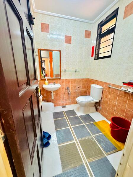 2-storey Terraced House for Sale in Bukit Jelutong (Shah Alam) - Nahathir Shahabudin - Bathroom - PropertyGuru.com.my