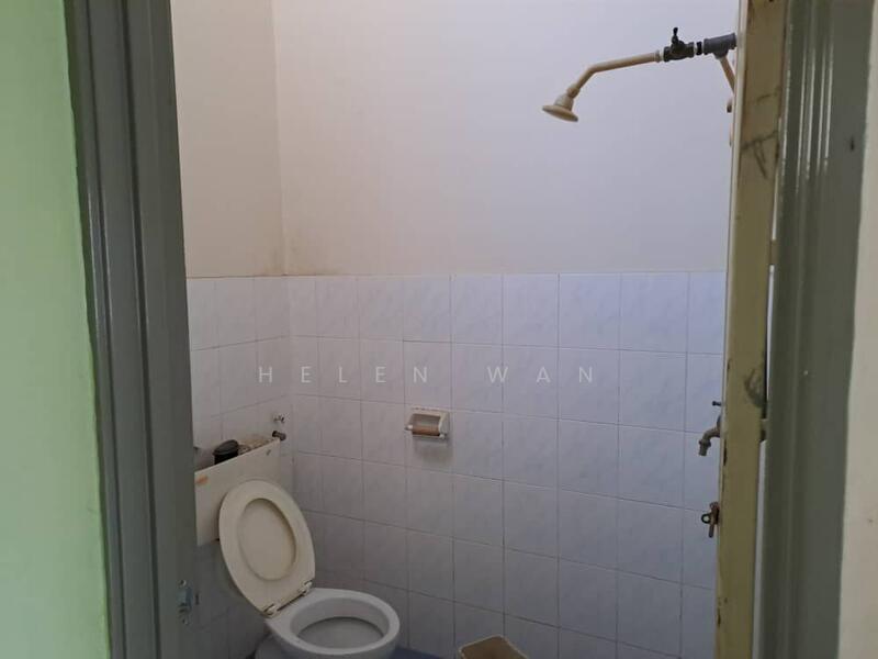 2-storey Terraced House for Sale in Taman Sentosa (Klang) - Helen Wan - Bathroom - PropertyGuru.com.my