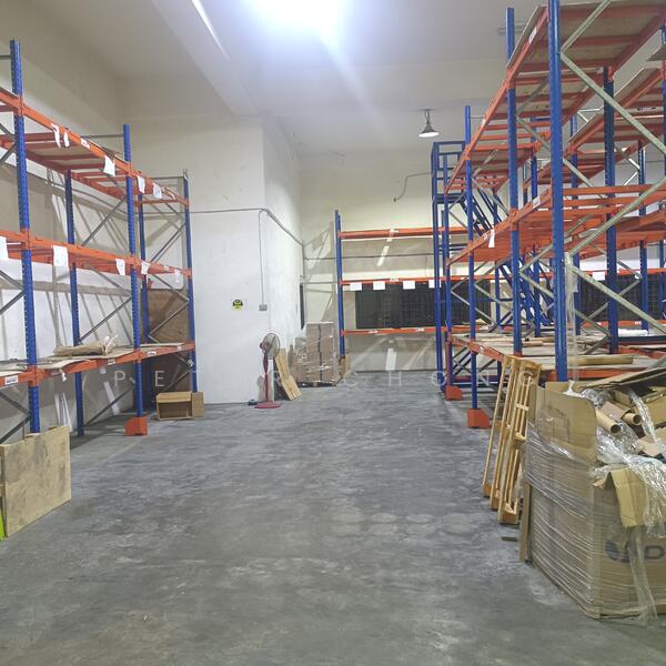Semi-D Factory for Sale in Kawasan Perindustrian Batu Caves (Batu Caves) - Peter Chong - Interior - PropertyGuru.com.my