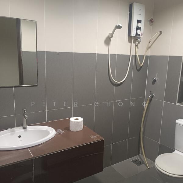 Semi-D Factory for Sale in Kawasan Perindustrian Batu Caves (Batu Caves) - Peter Chong - Bathroom - PropertyGuru.com.my