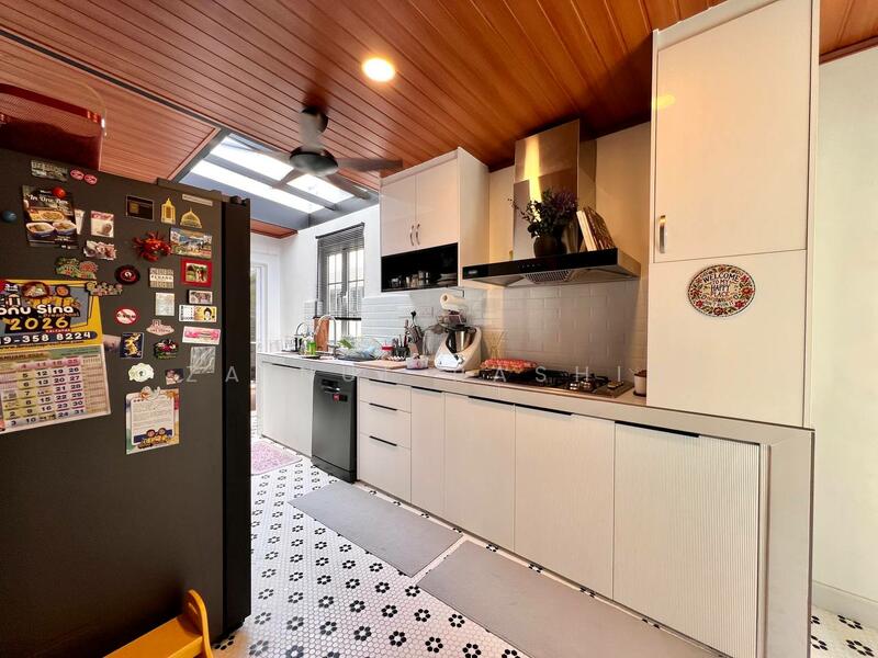 Semi-Detached House for Sale in Elmina (Shah Alam) - Zainul Rashid - Kitchen - PropertyGuru.com.my