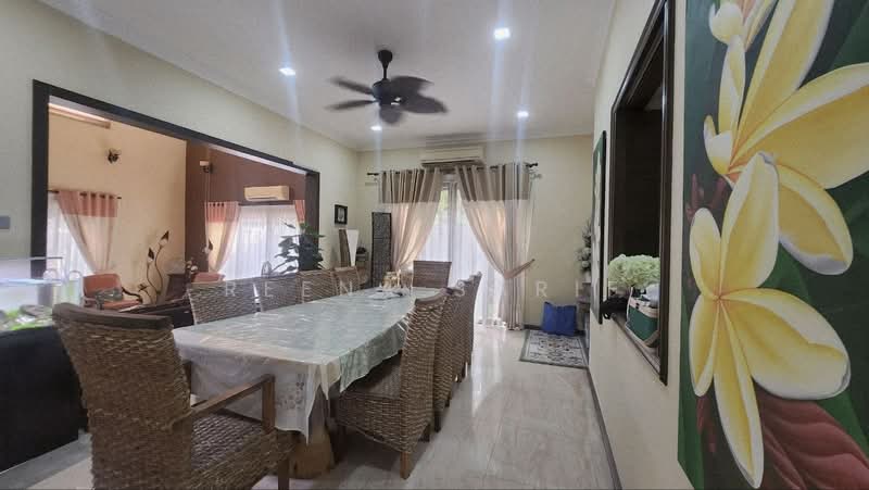 Bungalow for Sale in Shah Alam (Selangor) - Reena Sarif - Dining Room - PropertyGuru.com.my