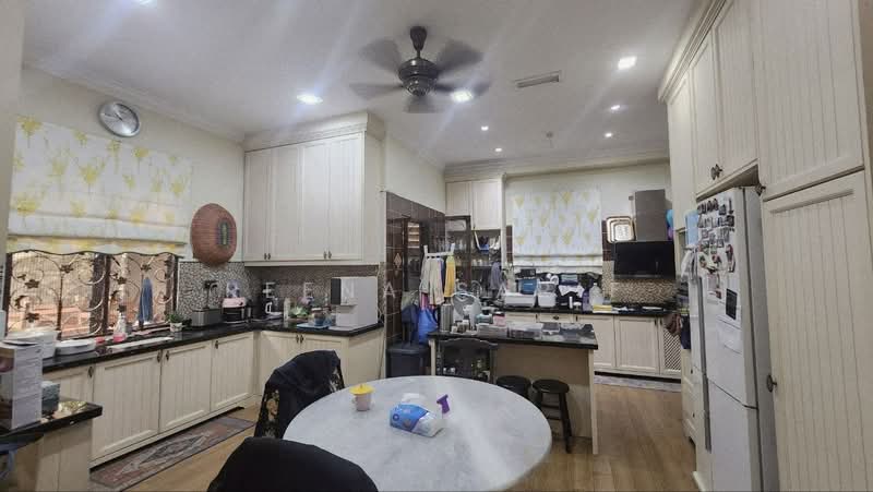 Bungalow for Sale in Shah Alam (Selangor) - Reena Sarif - Kitchen - PropertyGuru.com.my