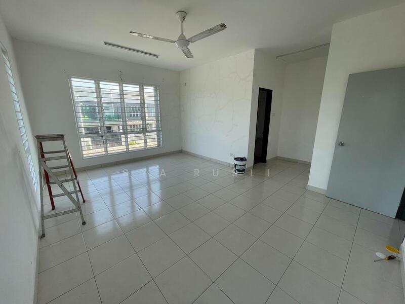 Pelangi Semenyih 2 (Phase 3) untuk Untuk Dijual - RM 620,000, Feb 2026 - Living Room - PropertyGuru.com.my