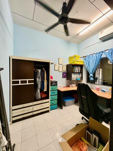 1-storey Terraced House for Sale in Bandar Seri Alam (Masai) - Ee Fong Toh - Study - PropertyGuru.com.my