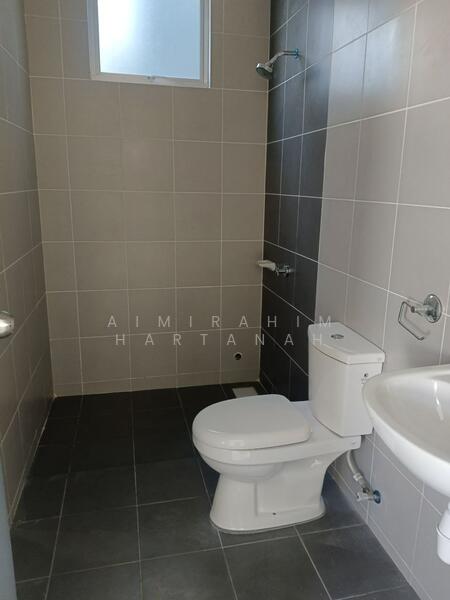 1-storey Terraced House for Rent in Dengkil (Selangor) - AimiRahim Hartanah - Bathroom - PropertyGuru.com.my