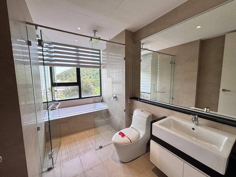 Condominium for Sale at The Marin at Ferringhi - Jia Li - Bathroom - PropertyGuru.com.my