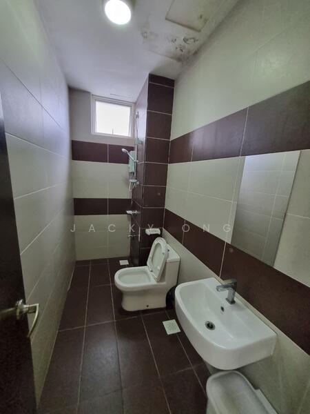 M Condominium @ Larkin untuk Untuk Disewa - RM 2,100 /bulan, Mac 2026 - Bathroom - PropertyGuru.com.my