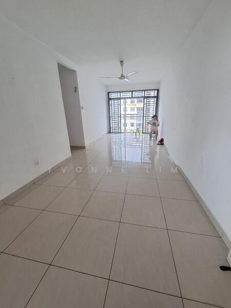 Service Residence for Sale at Kipark Apartment - Yvonne Lim - Living Room - PropertyGuru.com.my
