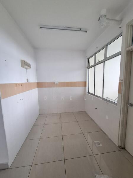 Service Residence for Sale at Kipark Apartment - Yvonne Lim - Kitchen - PropertyGuru.com.my