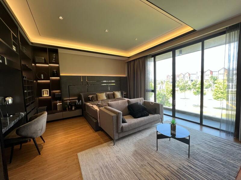 Semi-Detached House for Sale in Shah Alam (Selangor) - Lim Jee Hone - Master Bedroom - PropertyGuru.com.my