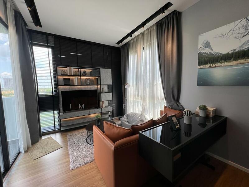 Semi-Detached House for Sale in Shah Alam (Selangor) - Lim Jee Hone - Living Room - PropertyGuru.com.my