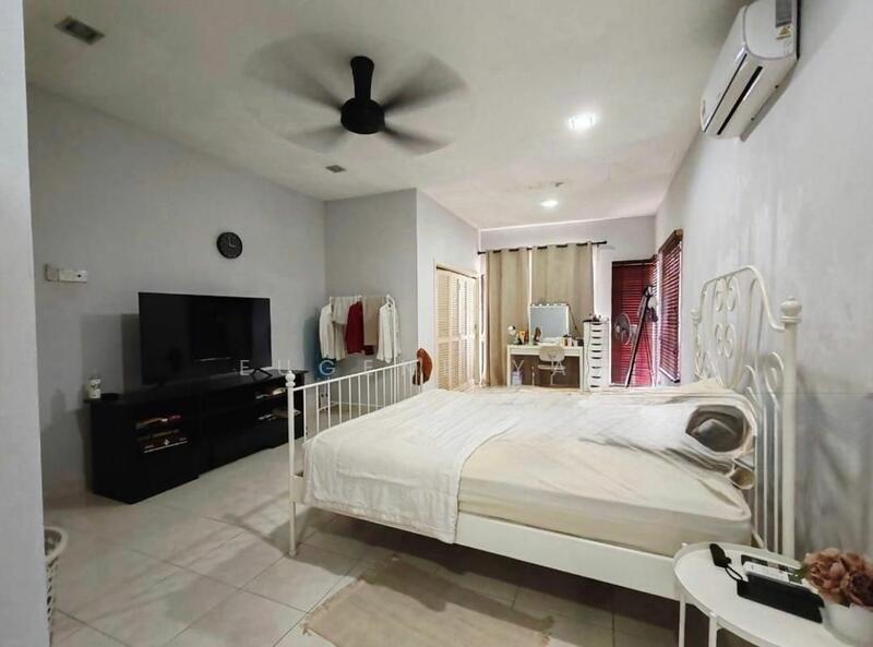 Rumah Berkembar untuk Dijual di Laman Residen Kipark Sri Utara (Batu Caves) - Eugene Yap - Bedroom - PropertyGuru.com.my