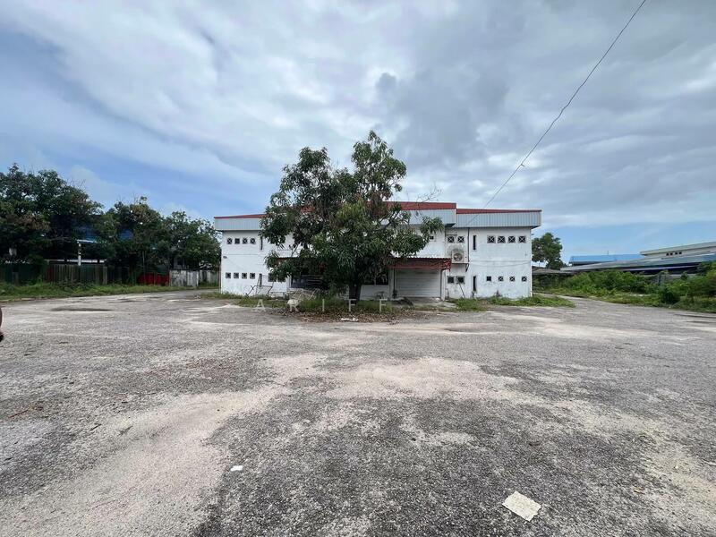 Warehouse for Sale in Cenering (Terengganu) - Ariff . - Exterior - PropertyGuru.com.my