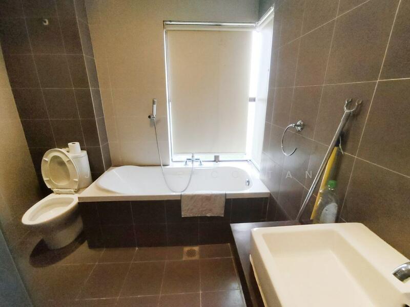 Condominium for Sale at Atmosfera Kondominium - Janice CC Tan - Bathroom - PropertyGuru.com.my