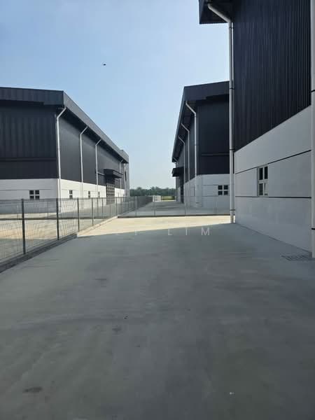 Factory for Rent in Kampung Sri Cheeding (Jenjarom) - Fly Lim - Exterior - PropertyGuru.com.my