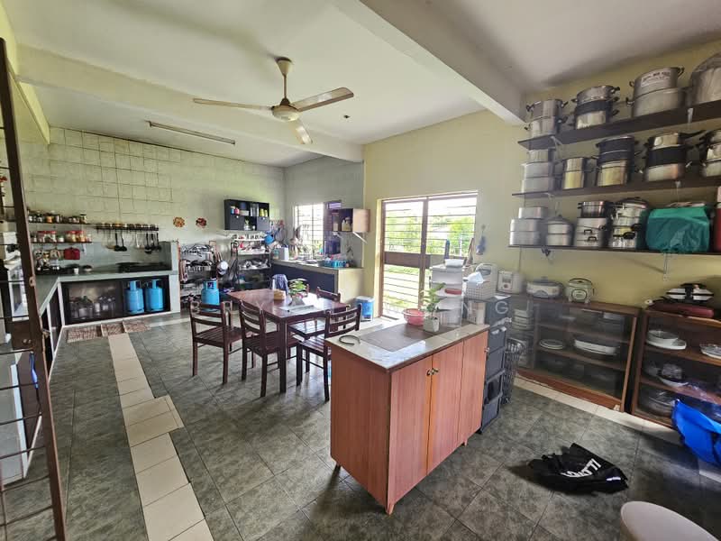 Bungalow for Sale in Seksyen 17, Taman Sri Lee Yan Lian (Petaling Jaya) - Bryan Wong - Kitchen - PropertyGuru.com.my