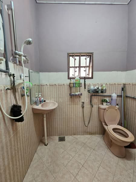 Bungalow for Sale in Seksyen 17, Taman Sri Lee Yan Lian (Petaling Jaya) - Bryan Wong - Bathroom - PropertyGuru.com.my