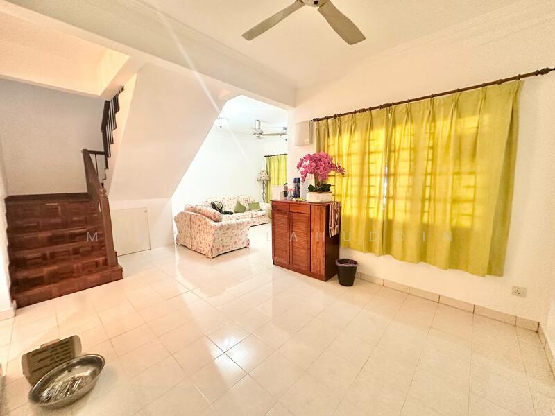 Seksyen 7 Bandar Baru Bangi untuk Untuk Dijual - RM 600,000, Apr 2026 - Living Room - PropertyGuru.com.my