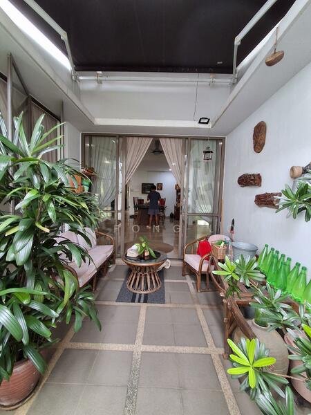 Garden area & interior dining area