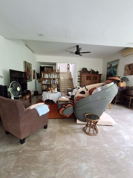 2nd Living Room/bar room/tv room