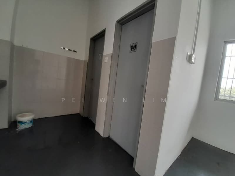 Shop / Office for Rent in Teluk Pulai (Klang) - Pei Wen Lim - Bathroom - PropertyGuru.com.my