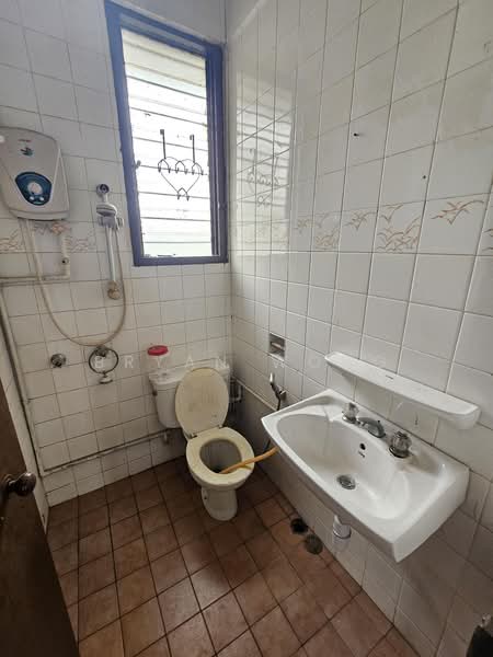 Bungalow for Sale in Seksyen 17 (Petaling Jaya) - Bryan Wong - Bathroom - PropertyGuru.com.my
