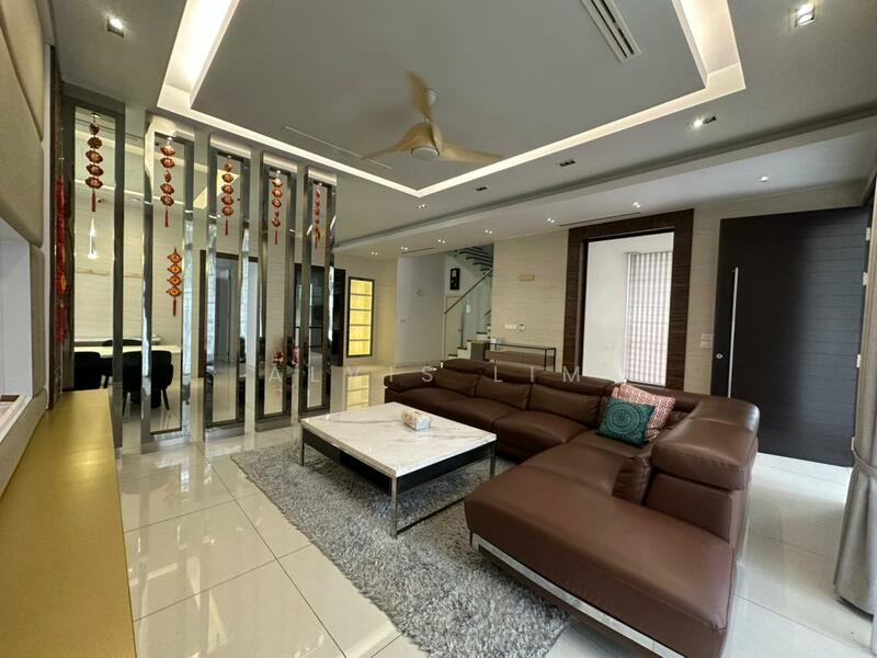 Twin Palms @ Sungai Long untuk Untuk Dijual - RM 2,690,000, Mac 2026 - Living Room - PropertyGuru.com.my