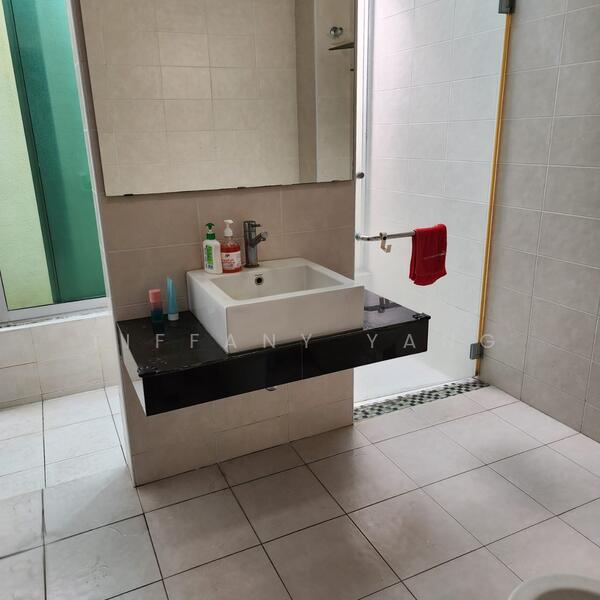 Semi-Detached House for Sale in Anggun 2 Residence (Rawang) - Tiffany Yang - Bathroom - PropertyGuru.com.my