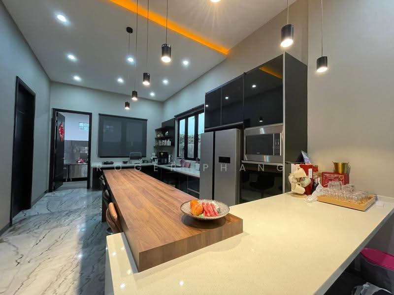 Bungalow House for Sale in Subang Jaya (Selangor) - Roger Phang - Kitchen - PropertyGuru.com.my